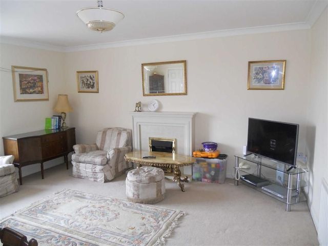  Image of 2 bedroom Property for sale in Grove Road Bournemouth BH1 at The Farthings East Clilff East Clilff, BH1 3AS