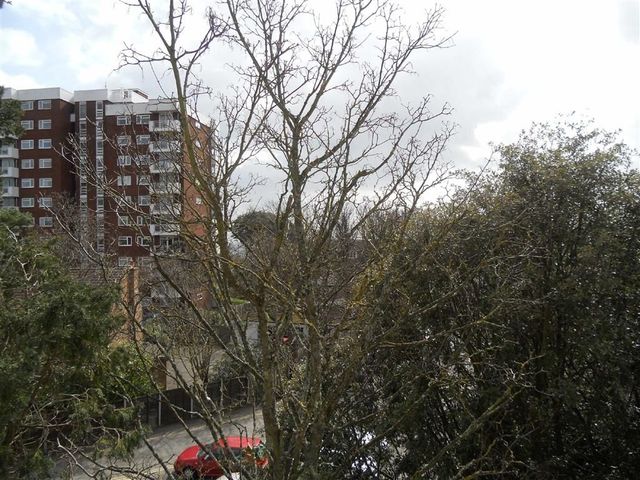  Image of 2 bedroom Property for sale in Grove Road Bournemouth BH1 at The Farthings East Clilff East Clilff, BH1 3AS