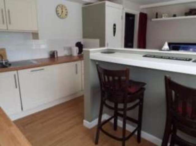  Image of 2 bedroom Flat for sale in New Road Rochester ME1 at 32 New Road Rochester Rochester, ME1 1DX