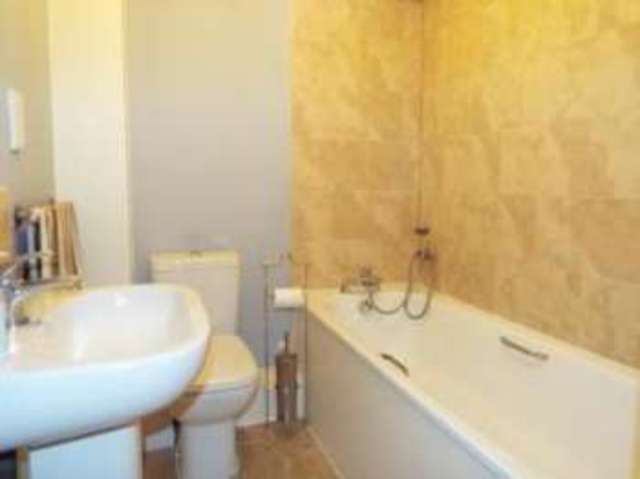  Image of 2 bedroom Flat for sale in New Road Rochester ME1 at 32 New Road Rochester Rochester, ME1 1DX