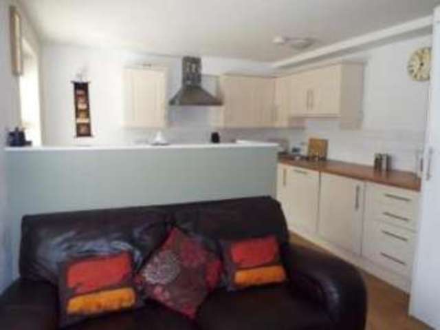  Image of 2 bedroom Flat for sale in New Road Rochester ME1 at 32 New Road Rochester Rochester, ME1 1DX