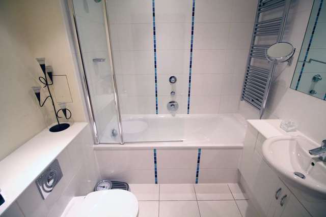  Image of 3 bedroom Apartment for sale in Tallow Road Brentford TW8 at Braunston House Tallow Road Brentford, TW8 8ET
