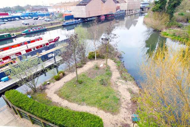  Image of 3 bedroom Apartment for sale in Tallow Road Brentford TW8 at Braunston House Tallow Road Brentford, TW8 8ET