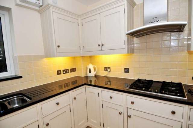  Image of 2 bedroom Apartment to rent in Turners Hill Road Pound Hill Crawley RH10 at The Pines Worth Crawley, RH10 7US