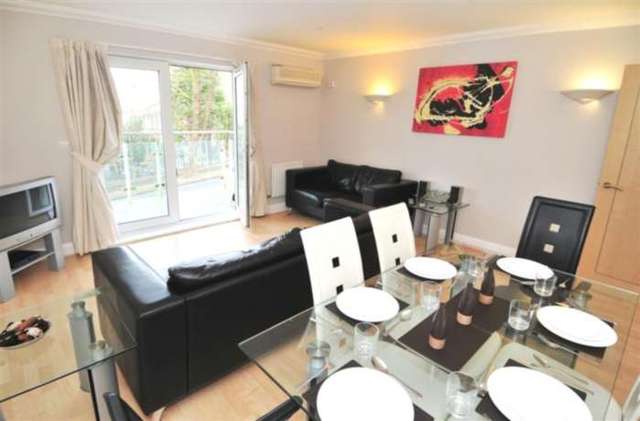  Image of 2 bedroom Apartment to rent in Turners Hill Road Pound Hill Crawley RH10 at The Pines Worth Crawley, RH10 7US