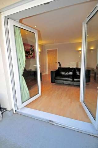  Image of 2 bedroom Apartment to rent in Turners Hill Road Pound Hill Crawley RH10 at The Pines Worth Crawley, RH10 7US
