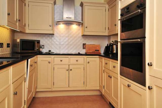  Image of 2 bedroom Apartment to rent in Turners Hill Road Pound Hill Crawley RH10 at The Pines Worth Crawley, RH10 7US