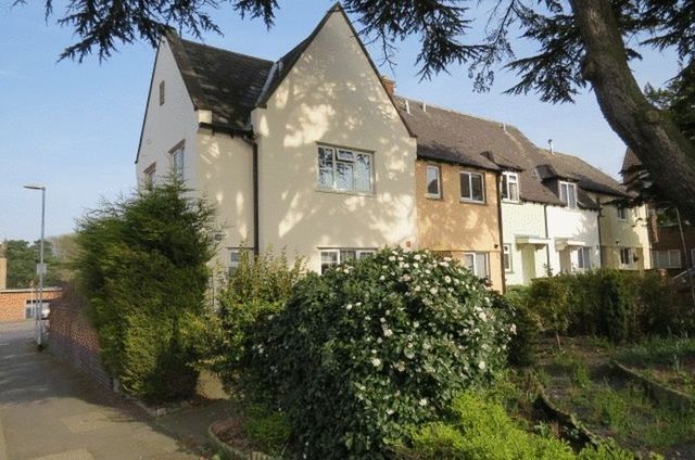  Image of 3 bedroom Semi-Detached house to rent in The Uplands Melton Mowbray LE13 at The Uplands  Melton Mowbray, LE13 0AF