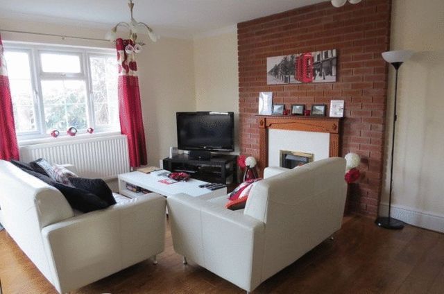  Image of 3 bedroom Semi-Detached house to rent in The Uplands Melton Mowbray LE13 at The Uplands  Melton Mowbray, LE13 0AF