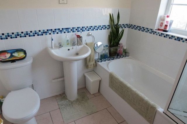  Image of 3 bedroom Semi-Detached house to rent in The Uplands Melton Mowbray LE13 at The Uplands  Melton Mowbray, LE13 0AF