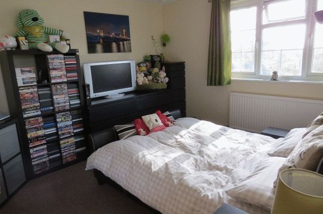  Image of 3 bedroom Semi-Detached house to rent in The Uplands Melton Mowbray LE13 at The Uplands  Melton Mowbray, LE13 0AF