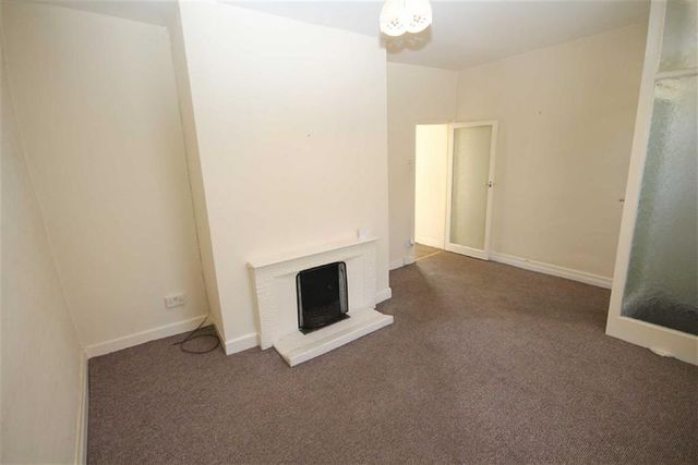  Image of 2 bedroom Property to rent in Todmorden Road Littleborough OL15 at Todmorden Road Littleborough Littleborough, OL15 9EA