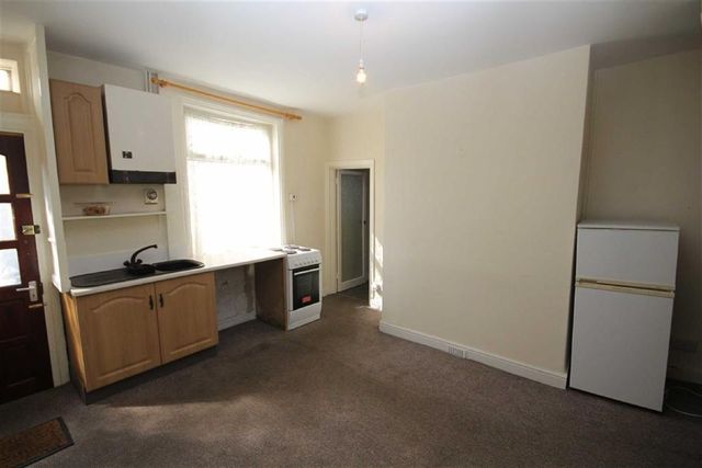  Image of 2 bedroom Property to rent in Todmorden Road Littleborough OL15 at Todmorden Road Littleborough Littleborough, OL15 9EA