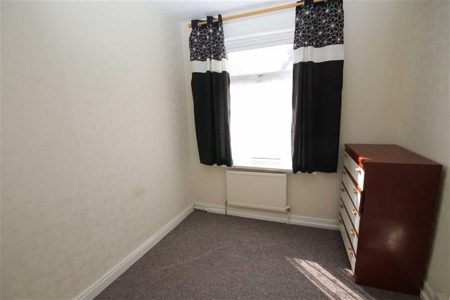  Image of 2 bedroom Property to rent in Todmorden Road Littleborough OL15 at Todmorden Road Littleborough Littleborough, OL15 9EA