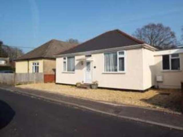  Image of 2 bedroom Bungalow for sale in Calmore Gardens Totton Southampton SO40 at Totton Southampton Testwood, SO40 8ES