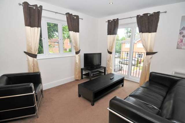  Image of 1 bedroom Apartment to rent in Town Mead Crawley RH11 at Highfield House Town Mead West Green Crawley, RH11 7EH