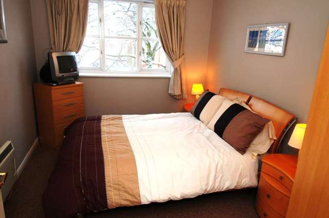  Image of 2 bedroom Apartment to rent in Town Mead Crawley RH11 at Highfield House, Town Mead  Crawley, RH11 7EH