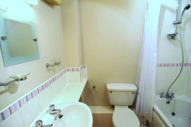  Image of 2 bedroom Apartment to rent in Town Mead Crawley RH11 at Highfield House, Town Mead  Crawley, RH11 7EH