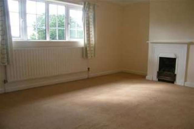  Image of 3 bedroom Semi-Detached house to rent in Gaston Lane Upper Farringdon Alton GU34 at Alton, GU34 3EE