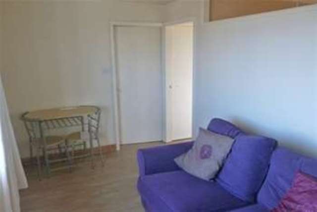  Image of 1 bedroom Flat to rent in Wadsworth Avenue Sheffield S12 at Sheffield, S12 2DG