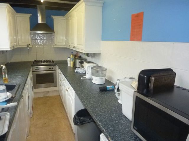  Image of Property to rent in Westcliff Park Drive Westcliff-on-Sea SS0 at Westcliff Park Drive  Westcliff-On-Sea, SS0 9LP