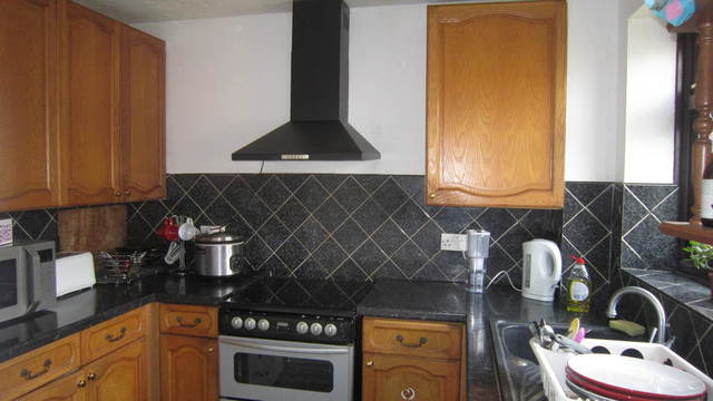  Image of 2 bedroom Semi-Detached house for sale in Westlake Close Yeading Hayes UB4 at Middlesex  Hayes, UB4 9RT