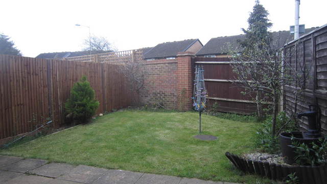  Image of 2 bedroom Semi-Detached house for sale in Westlake Close Yeading Hayes UB4 at Middlesex  Hayes, UB4 9RT