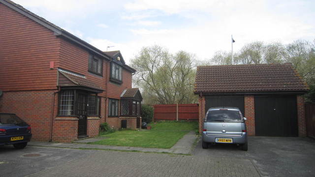  Image of 2 bedroom Semi-Detached house for sale in Westlake Close Yeading Hayes UB4 at Middlesex  Hayes, UB4 9RT
