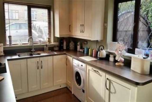  Image of 2 bedroom Bungalow to rent in Westland Gardens Westfield Sheffield S20 at Sheffield, S20 8ES
