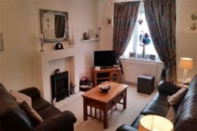  Image of 2 bedroom Bungalow to rent in Westland Gardens Westfield Sheffield S20 at Sheffield, S20 8ES