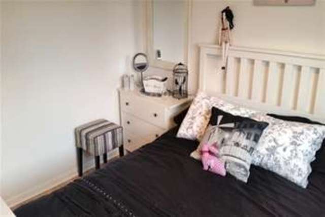  Image of 2 bedroom Bungalow to rent in Westland Gardens Westfield Sheffield S20 at Sheffield, S20 8ES
