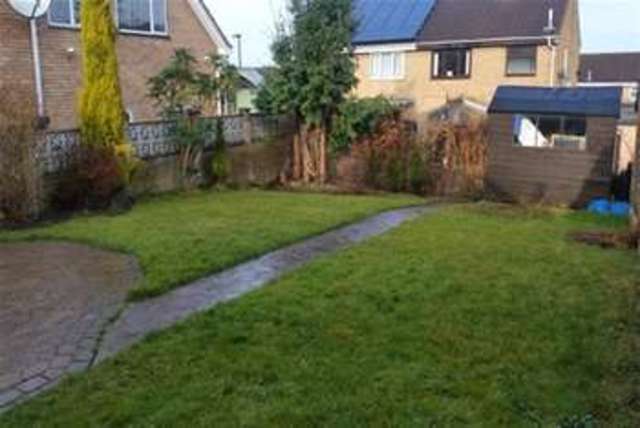  Image of 2 bedroom Bungalow to rent in Westland Gardens Westfield Sheffield S20 at Sheffield, S20 8ES