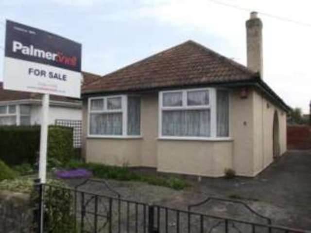  Image of 2 bedroom Bungalow for sale in Annandale Avenue Worle Weston-super-Mare BS22 at Weston-super-Mare Somerset Worle, BS22 6EE