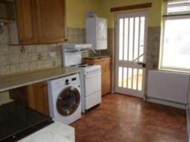  Image of 2 bedroom Bungalow for sale in Annandale Avenue Worle Weston-super-Mare BS22 at Weston-super-Mare Somerset Worle, BS22 6EE