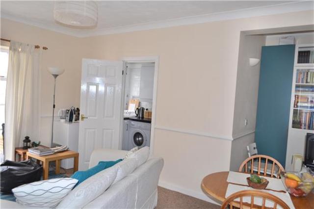  Image of 1 bedroom Flat to rent in York Road Tunbridge Wells TN1 at Kent, TN1 1JY