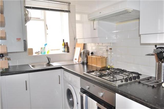  Image of 1 bedroom Flat to rent in York Road Tunbridge Wells TN1 at Kent, TN1 1JY