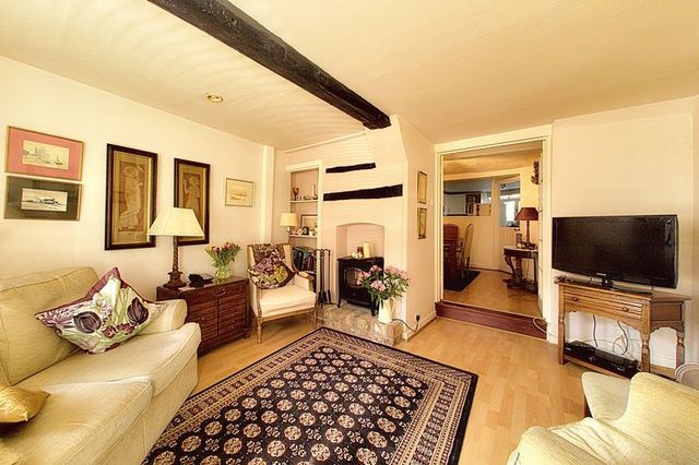  Image of 3 bedroom Terraced house for sale in Westgate Chichester PO19 at Westgate  Chichester, PO19 3EU