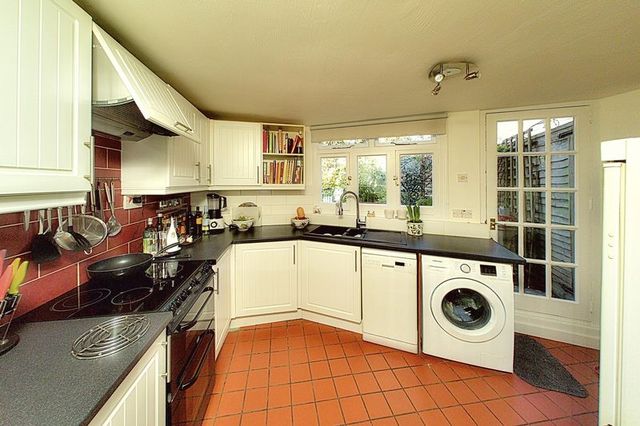  Image of 3 bedroom Terraced house for sale in Westgate Chichester PO19 at Westgate  Chichester, PO19 3EU