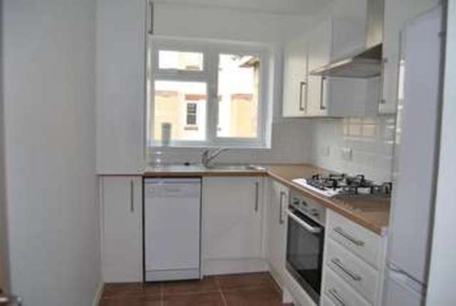  Image of 1 bedroom Flat to rent in Galsworthy Road Norbiton Kingston upon Thames KT2 at Galsworthy Road  Kingston Upon Thames, KT2 7BL
