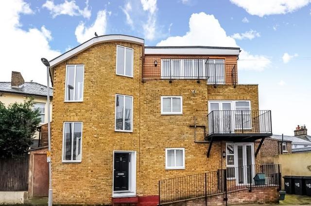  Image of 1 bedroom Studio flat to rent in Church Road Kingston upon Thames KT1 at Kingston, KT1 3DJ