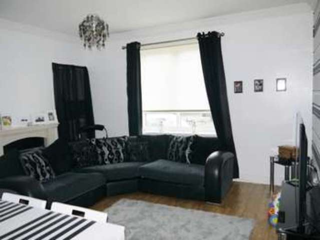  Image of 2 bedroom Ground Flat for sale in Parkview Avenue Kirkintilloch Glasgow G66 at Parkview Avenue  Kirkintilloch, G66 3DB