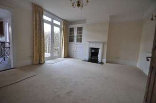  Image of 4 bedroom Terraced house to rent in Blagdon Road New Malden KT3 at Blagdon Road  New Malden, KT3 4AL