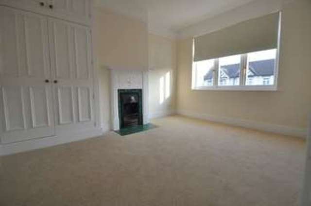  Image of 4 bedroom Terraced house to rent in Blagdon Road New Malden KT3 at Blagdon Road  New Malden, KT3 4AL