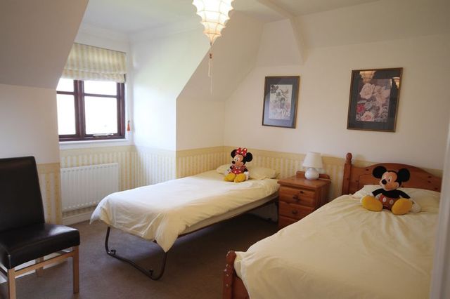  Image of 4 bedroom Detached house to rent in Rye Field Ashtead KT21 at Rye Field  Ashtead, KT21 2EH