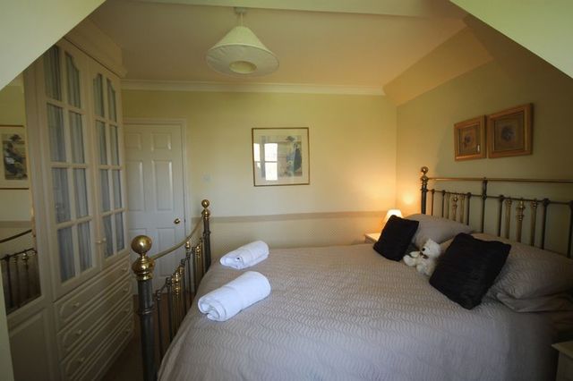  Image of 4 bedroom Detached house to rent in Rye Field Ashtead KT21 at Rye Field  Ashtead, KT21 2EH