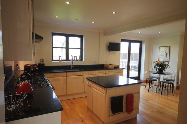  Image of 4 bedroom Detached house to rent in Rye Field Ashtead KT21 at Rye Field  Ashtead, KT21 2EH