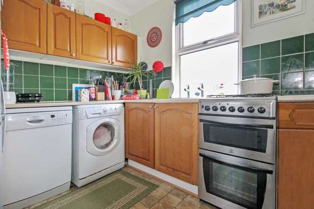  Image of 2 bedroom Maisonette for sale in Abbotts Road Aylesbury HP20 at Abbotts Road  Aylesbury, HP20 1HY