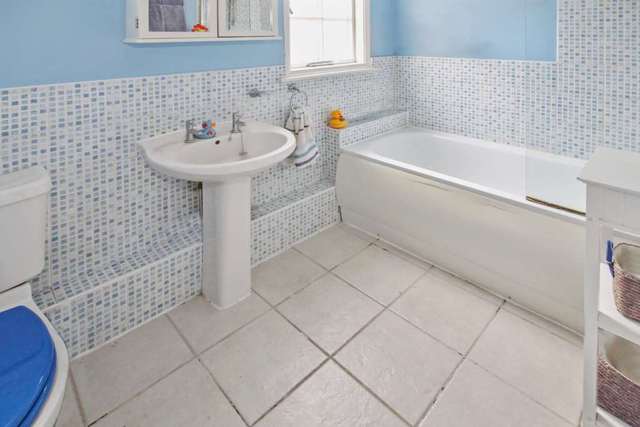  Image of 2 bedroom Maisonette for sale in Abbotts Road Aylesbury HP20 at Abbotts Road  Aylesbury, HP20 1HY