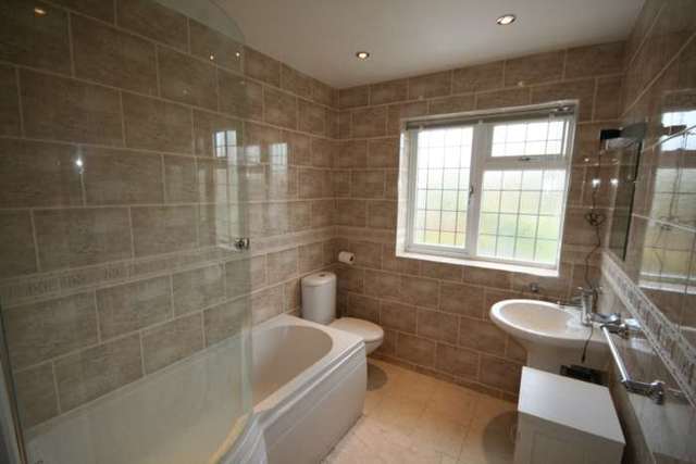  Image of 2 bedroom Maisonette to rent in Widmore Drive Hemel Hempstead Industrial Estate Hemel Hempstead HP2 at Widmore Drive Adeyfield Hemel Hempstead, HP2 5JL