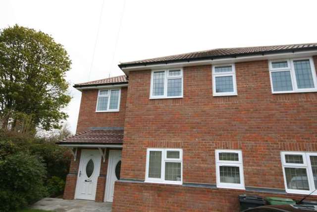 Image of 2 bedroom Maisonette to rent in Widmore Drive Hemel Hempstead Industrial Estate Hemel Hempstead HP2 at Widmore Drive Adeyfield Hemel Hempstead, HP2 5JL